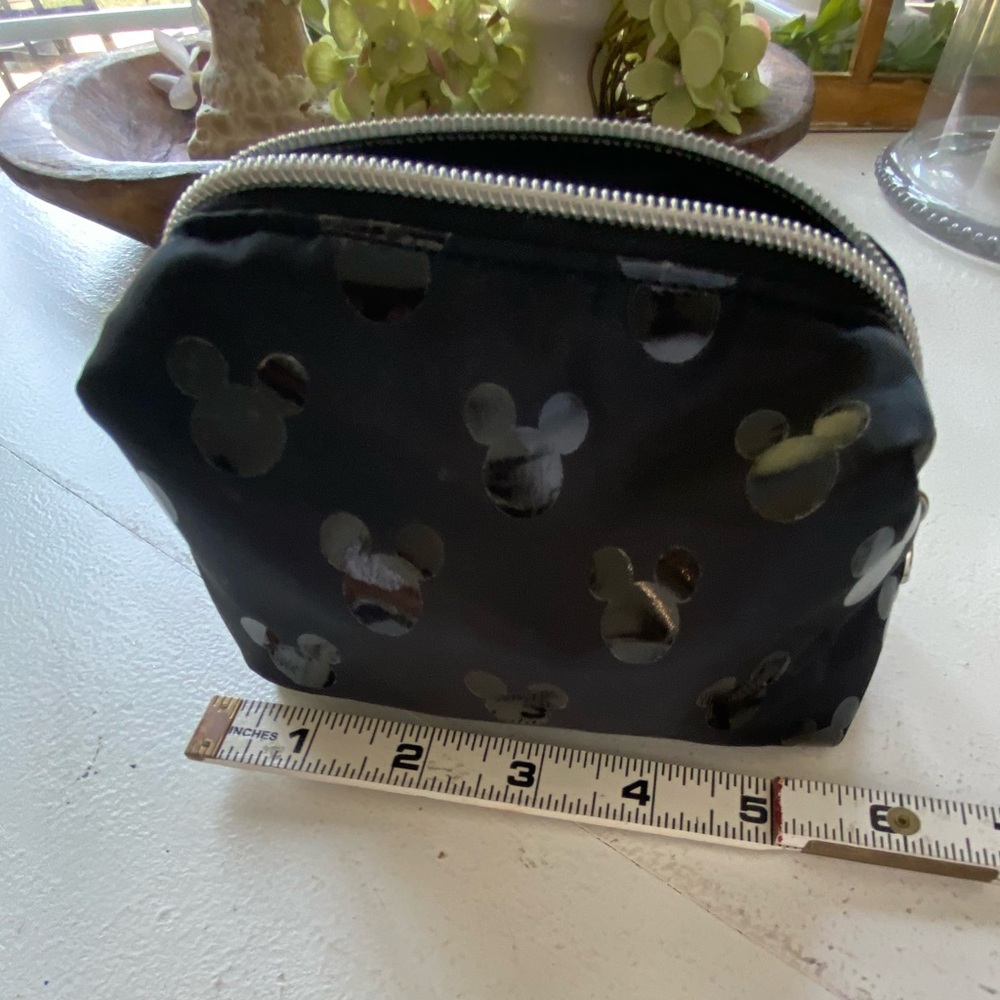 Mickey Mouse Disney zip bag - Picture 5 of 7